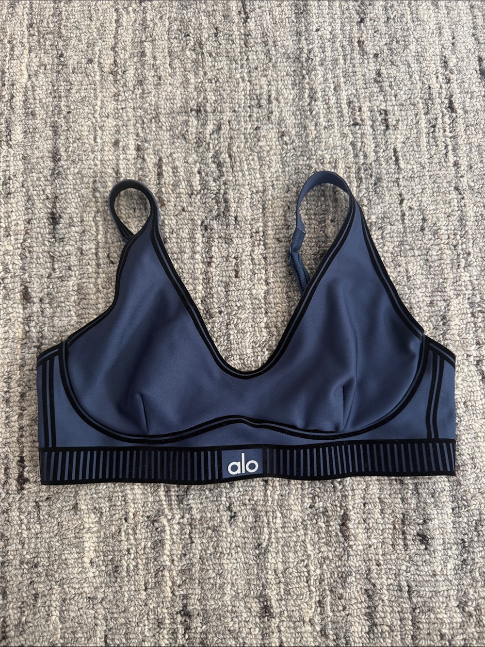 ALO Airlift Line Up Bra, Navy, Size Small